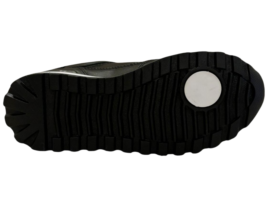 Nuestros tenis casuales 100% piel están diseñados para ofrecerte la máxima comodidad y estilo. Hechos con materiales de la más alta calidad, nuestros tenis te brindarán un soporte y una comodidad incomparables durante todo el día. Además, su diseño elegante y moderno te hará sentir seguro y a la moda en cualquier ocasión. enlatiendita.com
