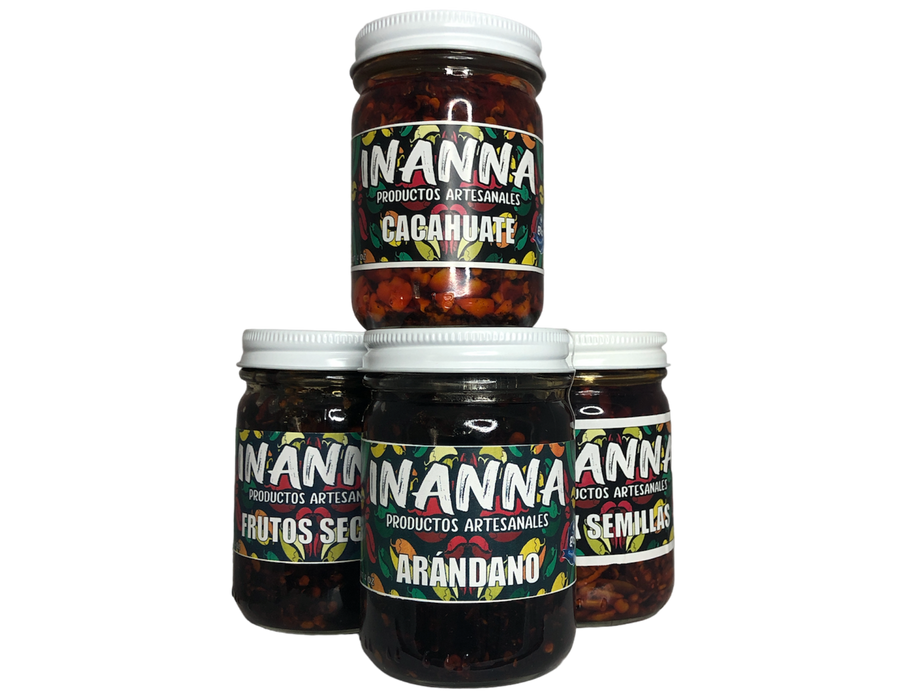 Salsas Inanna nos enorgullecemos de seleccionar los ingredientes más frescos y naturales para crear estas salsas de chiles, libres de conservantes y aditivos artificiales. Cada una de nuestras variantes tiene un perfil de sabor distintivo que se adapta a una amplia variedad de platillos, lo que las convierte en un complemento esencial para tu cocina