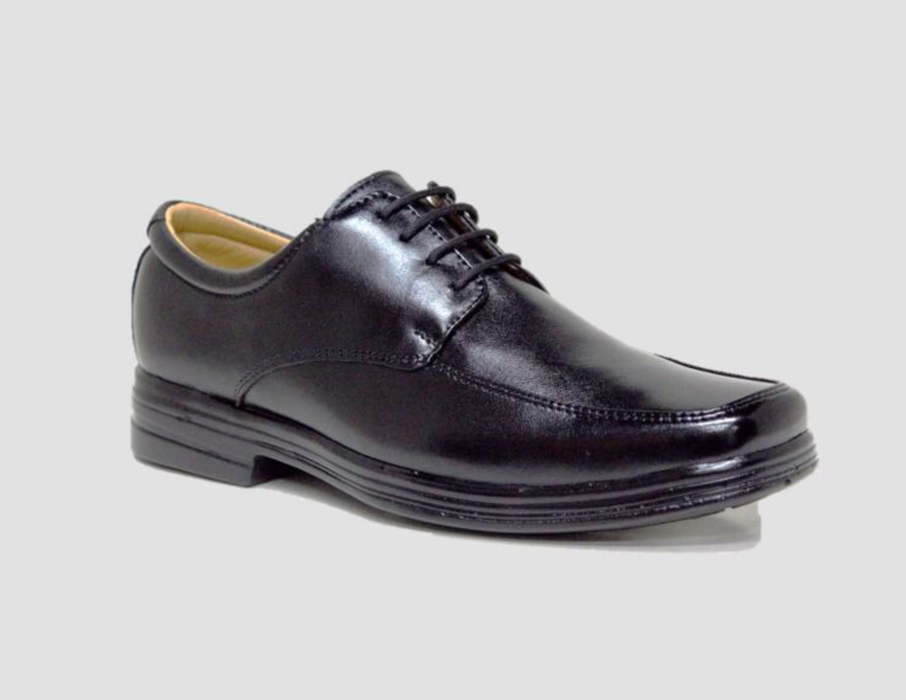 ¡Descubre la comodidad definitiva para tus pies con nuestro calzado de primera calidad! Calzado mexicano hecho en León Gto. 100% piel con suela ultra ligera, te ofrecemos una selección excepcional de zapatos diseñados para brindar un confort inigualable en cada paso que des.