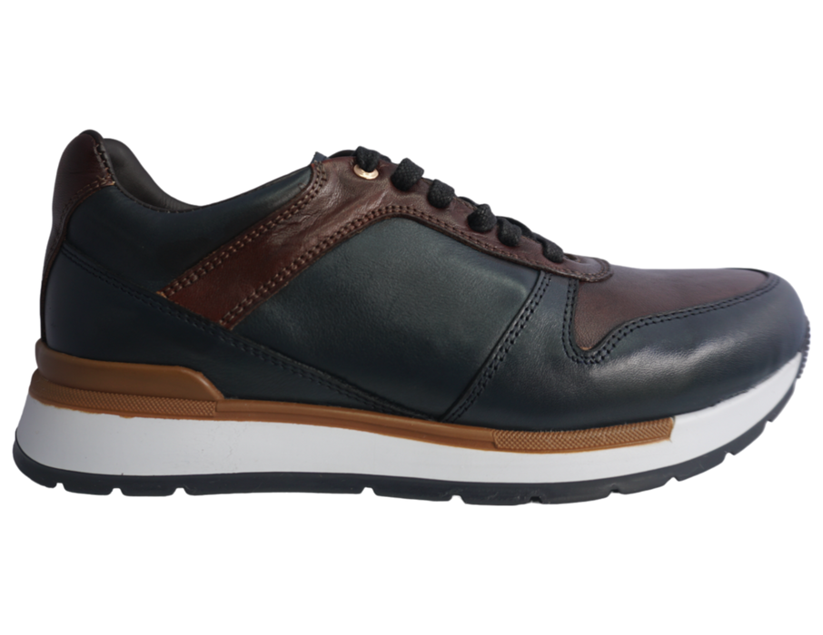 Disfruta de la comodidad y el lujo de un calzado 100% piel, elaborado con los más altos estándares de calidad. Estos tenis son la combinación perfecta de modernidad y elegancia, ideales para un look casual que te hará sentir seguro y a la vanguardia. Cada par está¡ hecho a mano por expertos artesanos mexicanos, utilizando técnicas tradicionales y los mejores materiales. enlatiendita.com