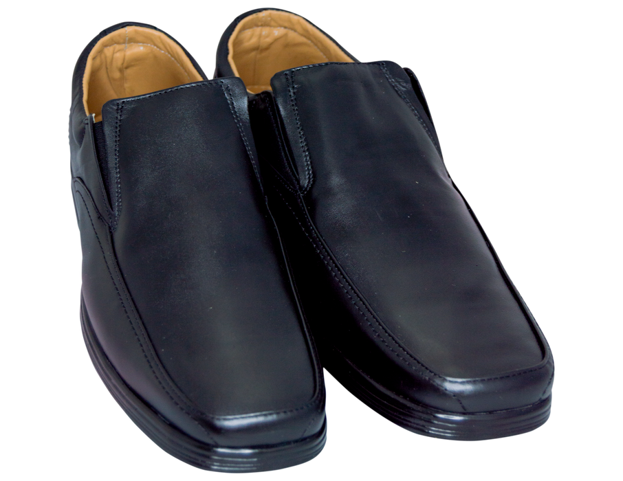 Oscar Cassini ¡Descubre la comodidad definitiva para tus pies con nuestro calzado de primera calidad! Calzado mexicano hecho en León Gto. 100% piel con suela ultra ligera, te ofrecemos una selección excepcional de zapatos diseñados para brindar un confort inigualable en cada paso que des.