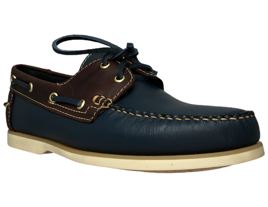 Zapatos Náuticos hechos cien por ciento de piel, calzado artesanal hecho a mano. Zapatos fabricados en León, Gto. Calzado tipo top sider. DISEÑO 100% DE PIEL NATURAL. Creado pensando en ti para entregarte la más alta CALIDAD del mercado con un estilo único en piel que hace al calzado suave, flexible, pero sobre todo resistente.