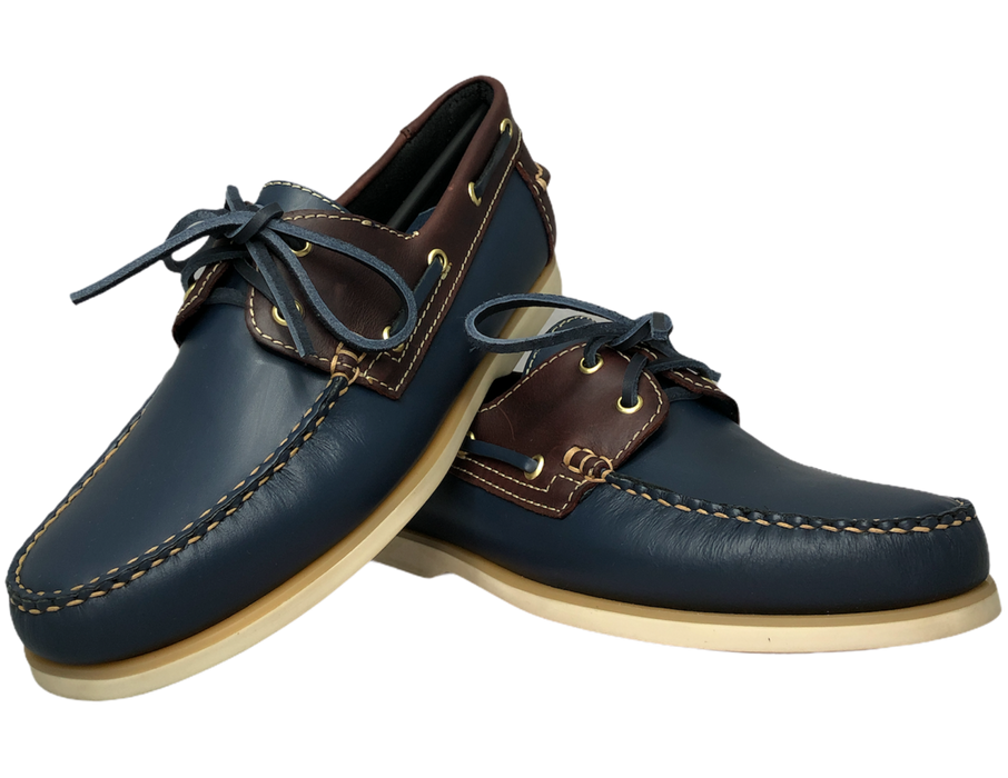 Zapatos Náuticos hechos cien por ciento de piel, calzado artesanal hecho a mano. Zapatos fabricados en León, Gto. Calzado tipo top sider. DISEÑO 100% DE PIEL NATURAL. Creado pensando en ti para entregarte la más alta CALIDAD del mercado con un estilo único en piel que hace al calzado suave, flexible, pero sobre todo resistente.