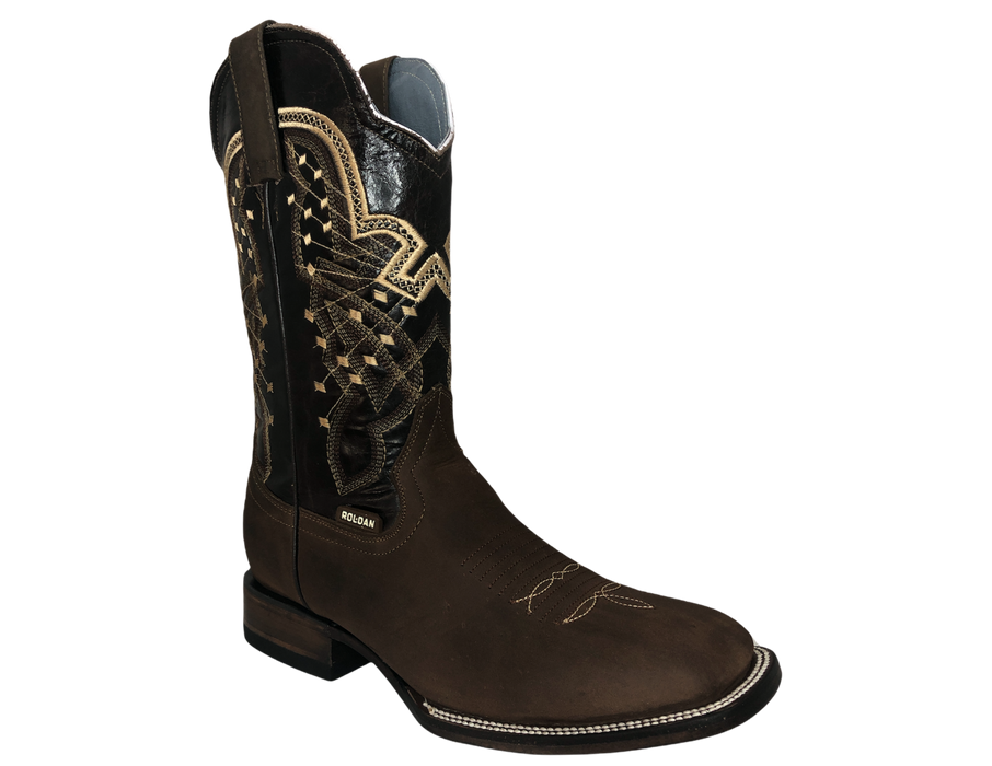 Bota Vaquera Estilo Bulldog 100% Piel de res Envío Gratis! 3 Meses sin intereses con tarjetas participantes. Botas El Malcreado Estilo Bulldog res Suela de Cuero El eje mide aproximadamente media pierna desde el arco Suela de piel cosida con incrustaciones de goma Enlatiendita.com calzado zapatos botas vaqueras piel Meses sin Intereses ó 5 Quincenas con Aplazos