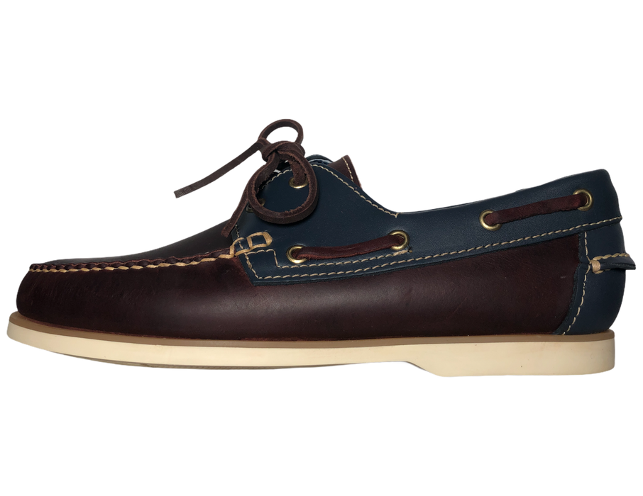 Zapatos Náuticos hechos cien por ciento de piel, calzado artesanal hecho a mano. Zapatos fabricados en León, Gto. Calzado tipo top sider. DISEÑO 100% DE PIEL NATURAL. Creado pensando en ti para entregarte la más alta CALIDAD del mercado con un estilo único en piel que hace al calzado suave, flexible, pero sobre todo resistente.