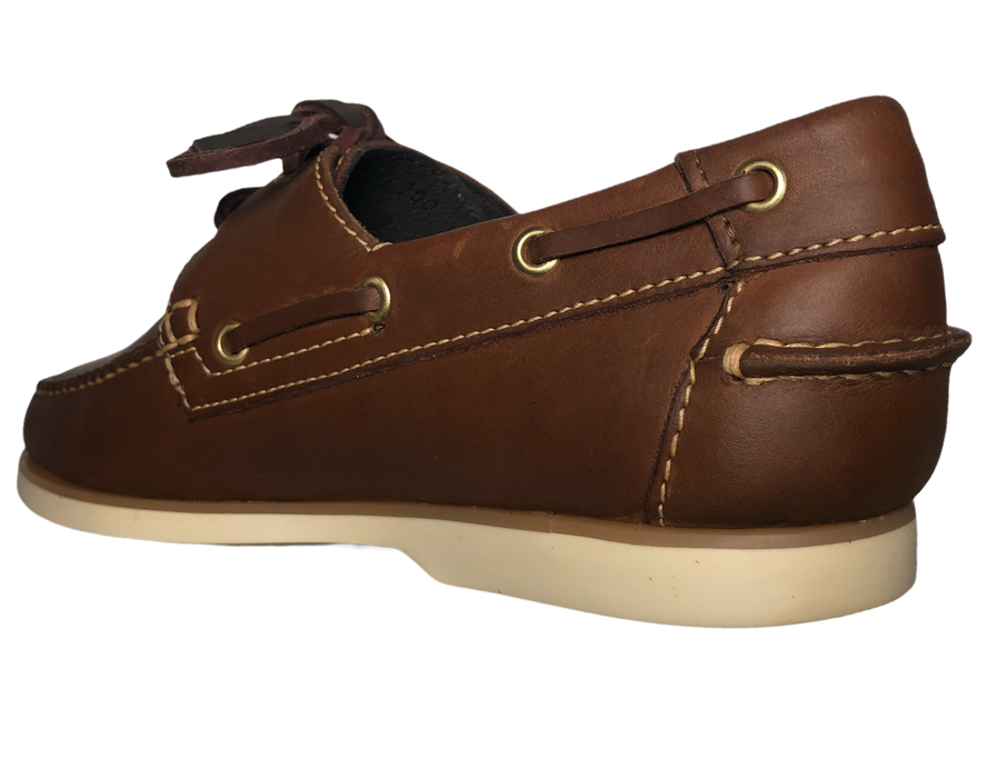 Zapatos Náuticos hechos cien por ciento de piel, calzado artesanal hecho a mano. Zapatos fabricados en León, Gto. Calzado tipo top sider. DISEÑO 100% DE PIEL NATURAL. Creado pensando en ti para entregarte la más alta CALIDAD del mercado con un estilo único en piel que hace al calzado suave, flexible, pero sobre todo resistente.
