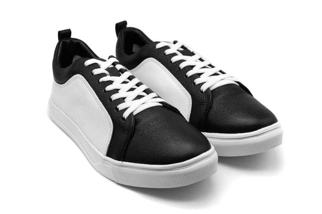 Tenis casual hecho 100% de piel con suela de TR ultra ligera.Colores: MielPiel de res con forro porcino. iKual Empresa 100% Mexicana, nuestros productos están elaborados 100% en México DISEÑO: Tenis casual para caballero color bronce, ajuste en agujetas. MATERIALES: Están elaborados con 100% de piel de res de la más alta calidad por lo que te serán muy duraderos. Enlatiendita.com calzado zapatos moda tenis de vestir Compra a meses sin intereses ó 5 Quincenas con Aplazos
