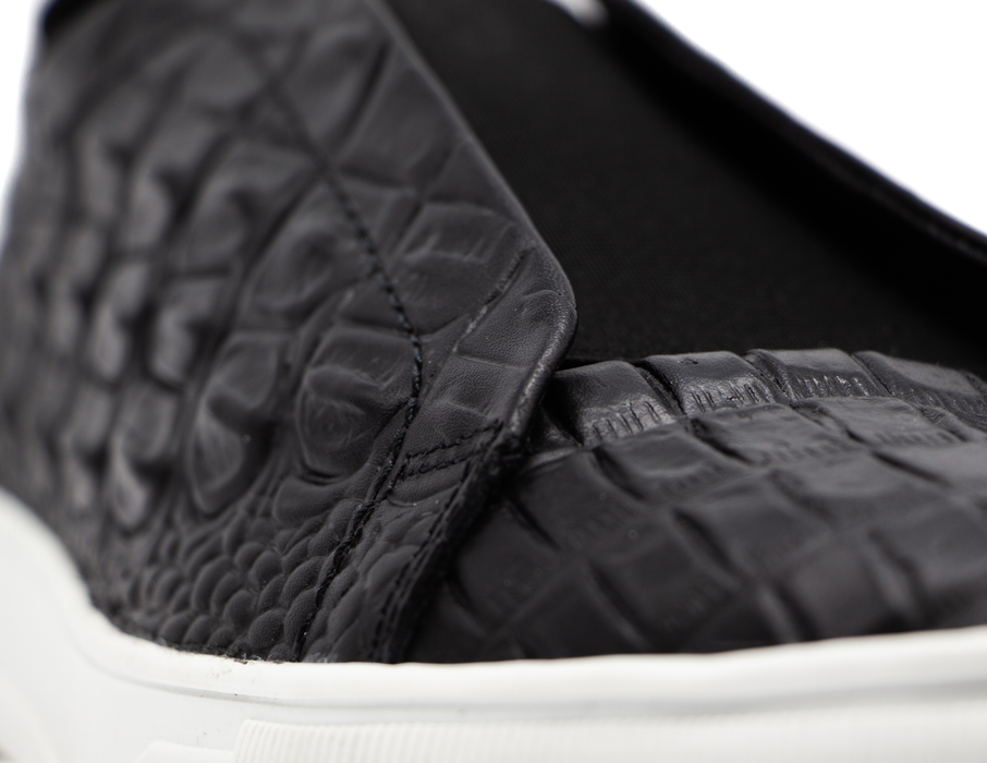 Black quilted online tennis shoes