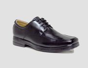 ¡Descubre la comodidad definitiva para tus pies con nuestro calzado de primera calidad! Calzado mexicano hecho en León Gto. 100% piel con suela ultra ligera, te ofrecemos una selección excepcional de zapatos diseñados para brindar un confort inigualable en cada paso que des.