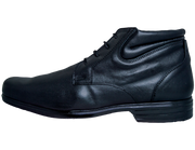 Oscar Cassini ¡Descubre la comodidad definitiva para tus pies con nuestro calzado de primera calidad! Calzado mexicano hecho en León Gto. 100% piel con suela ultra ligera, te ofrecemos una selección excepcional de zapatos diseñados para brindar un confort inigualable en cada paso que des.