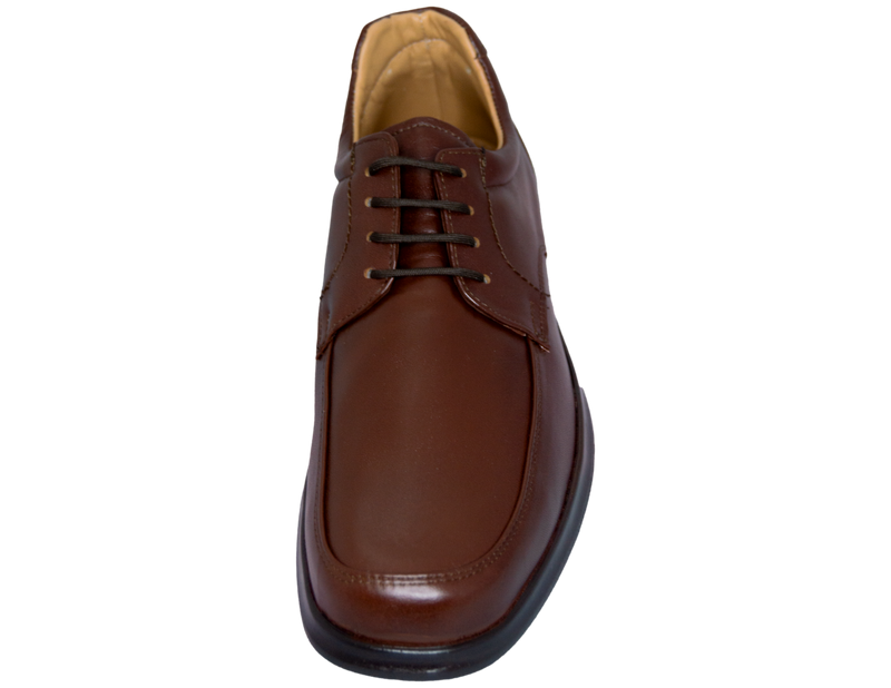 Oscar Cassini ¡Descubre la comodidad definitiva para tus pies con nuestro calzado de primera calidad! Calzado mexicano hecho en León Gto. 100% piel con suela ultra ligera, te ofrecemos una selección excepcional de zapatos diseñados para brindar un confort inigualable en cada paso que des.