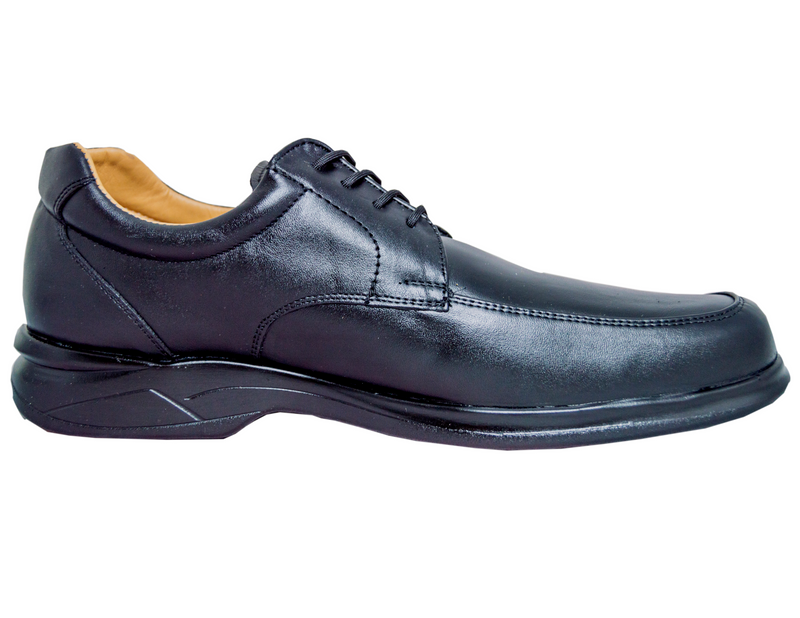 Oscar Cassini ¡Descubre la comodidad definitiva para tus pies con nuestro calzado de primera calidad! Calzado mexicano hecho en León Gto. 100% piel con suela ultra ligera, te ofrecemos una selección excepcional de zapatos diseñados para brindar un confort inigualable en cada paso que des.