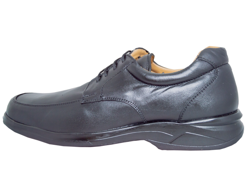 Oscar Cassini ¡Descubre la comodidad definitiva para tus pies con nuestro calzado de primera calidad! Calzado mexicano hecho en León Gto. 100% piel con suela ultra ligera, te ofrecemos una selección excepcional de zapatos diseñados para brindar un confort inigualable en cada paso que des.