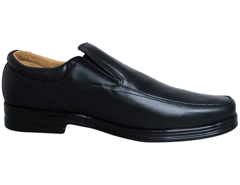 Oscar Cassini ¡Descubre la comodidad definitiva para tus pies con nuestro calzado de primera calidad! Calzado mexicano hecho en León Gto. 100% piel con suela ultra ligera, te ofrecemos una selección excepcional de zapatos diseñados para brindar un confort inigualable en cada paso que des.