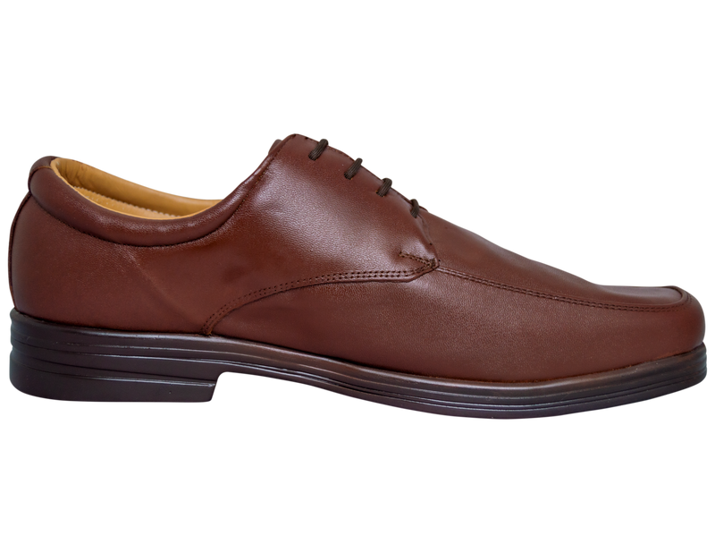 Oscar Cassini ¡Descubre la comodidad definitiva para tus pies con nuestro calzado de primera calidad! Calzado mexicano hecho en León Gto. 100% piel con suela ultra ligera, te ofrecemos una selección excepcional de zapatos diseñados para brindar un confort inigualable en cada paso que des.