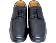 ¡Descubre la comodidad definitiva para tus pies con nuestro calzado de primera calidad! Calzado mexicano hecho en León Gto. 100% piel con suela ultra ligera, te ofrecemos una selección excepcional de zapatos diseñados para brindar un confort inigualable en cada paso que des.