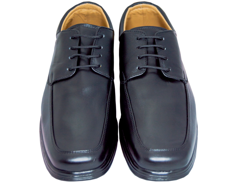 ¡Descubre la comodidad definitiva para tus pies con nuestro calzado de primera calidad! Calzado mexicano hecho en León Gto. 100% piel con suela ultra ligera, te ofrecemos una selección excepcional de zapatos diseñados para brindar un confort inigualable en cada paso que des.