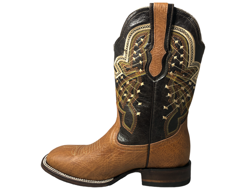 Bota Vaquera Estilo Bulldog 100% Piel de Búfalo Envío Gratis! 3 Meses sin intereses con tarjetas participantes. Proveedor: El Malcreado Modelo: Bulldog Color: Miel Tallas: del 25 al 30 Búfalo Suela de Cuero El eje mide aproximadamente media pierna desde el arco Selección premium de res Pestañas de extracción de orejas Estaquillada en Bronce Real Forro de piel auténtica Suela de piel cosida con incrustaciones de goma Hecho a mano en México Producto Artesanal Meses sin Intereses ó 5 Quincenas con Aplazos