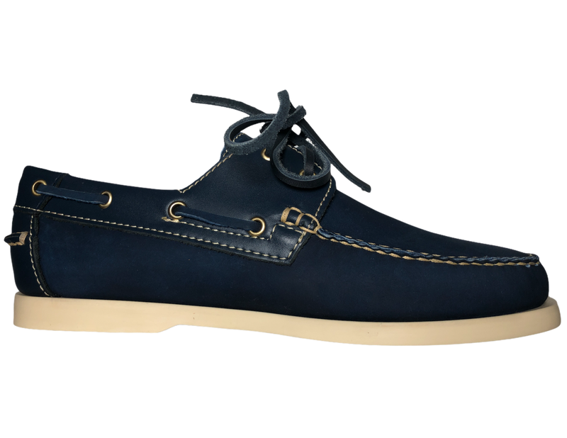 Zapatos Náuticos hechos cien por ciento de piel, calzado artesanal hecho a mano. Zapatos fabricados en León, Gto. Calzado tipo top sider. DISEÑO 100% DE PIEL NATURAL. Creado pensando en ti para entregarte la más alta CALIDAD del mercado con un estilo único en piel que hace al calzado suave, flexible, pero sobre todo resistente.