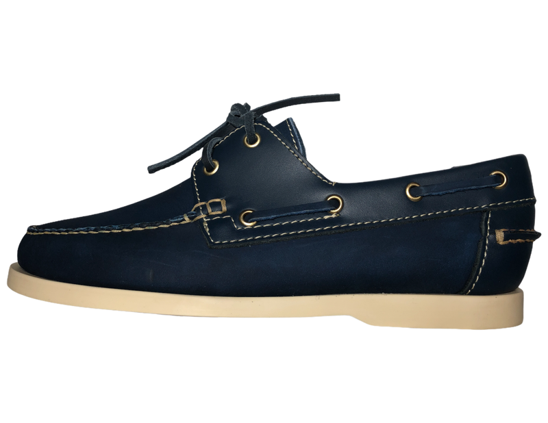 Zapatos Náuticos hechos cien por ciento de piel, calzado artesanal hecho a mano. Zapatos fabricados en León, Gto. Calzado tipo top sider. DISEÑO 100% DE PIEL NATURAL. Creado pensando en ti para entregarte la más alta CALIDAD del mercado con un estilo único en piel que hace al calzado suave, flexible, pero sobre todo resistente.