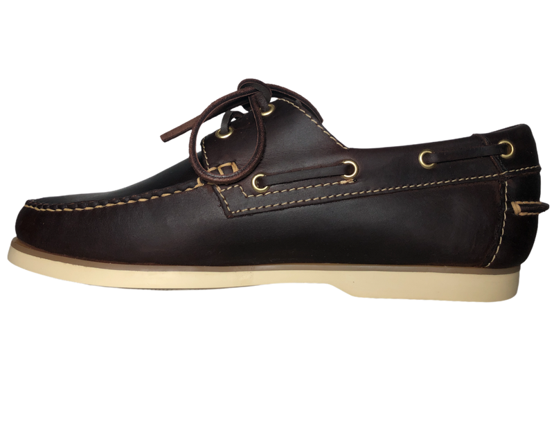 Zapatos Náuticos hechos cien por ciento de piel, calzado artesanal hecho a mano. Zapatos fabricados en León, Gto. Calzado tipo top sider. DISEÑO 100% DE PIEL NATURAL. Creado pensando en ti para entregarte la más alta CALIDAD del mercado con un estilo único en piel que hace al calzado suave, flexible, pero sobre todo resistente.