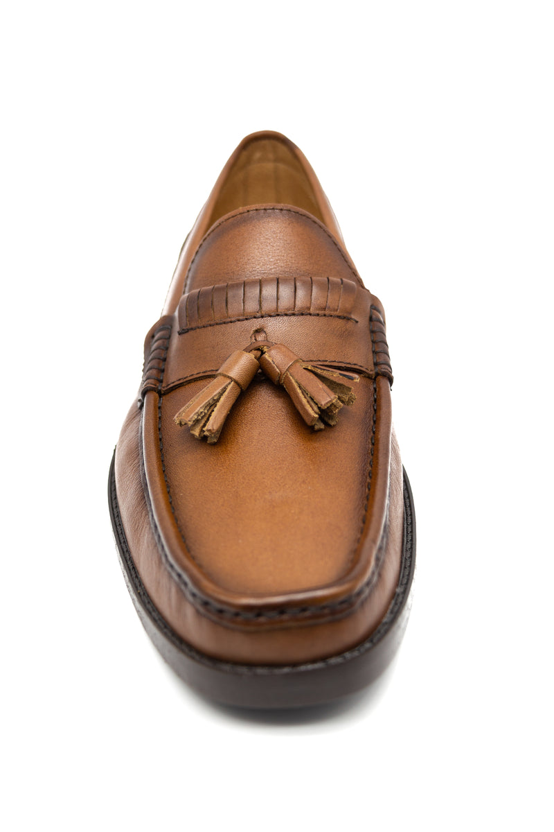 Mocasines de piel para hombres: calzado casual y formal de alta calidad  Mocasines de piel para hombres: calzado casual y formal de alta calidad, hechos con materiales de primera calidad  Mocasines de piel para hombres: el calzado perfecto para cualquier ocasión