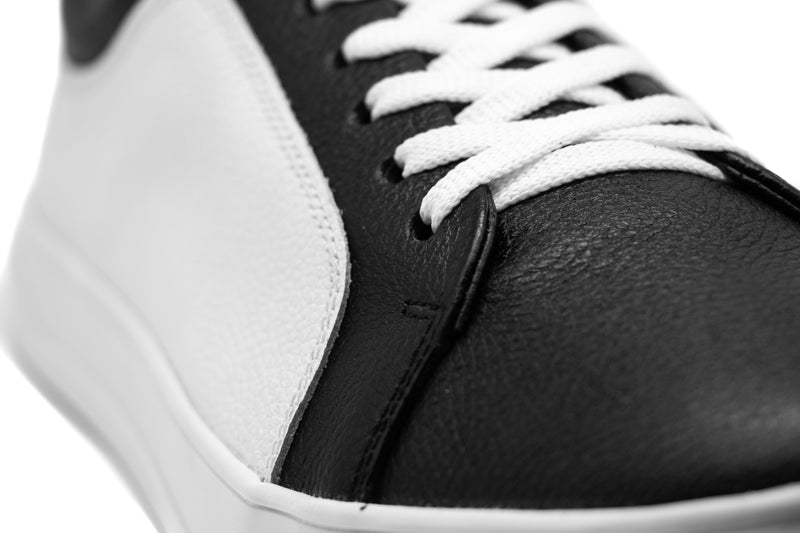 Tenis casual hecho 100% de piel con suela de TR ultra ligera.Colores: MielPiel de res con forro porcino. iKual Empresa 100% Mexicana, nuestros productos están elaborados 100% en México DISEÑO: Tenis casual para caballero color bronce, ajuste en agujetas. MATERIALES: Están elaborados con 100% de piel de res de la más alta calidad por lo que te serán muy duraderos.  Enlatiendita.com calzado zapatos moda tenis de vestir Compra a meses sin intereses ó 5 Quincenas con Aplazos 