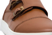 Tenis casual hecho 100% de piel con suela de TR ultra ligera.Colores: MielPiel de res con forro porcino. iKual Empresa 100% Mexicana, nuestros productos están elaborados 100% en México DISEÑO: Tenis casual para caballero color bronce, ajuste en agujetas. MATERIALES: Están elaborados con 100% de piel de res de la más alta calidad por lo que te serán muy duraderos.  Enlatiendita.com calzado zapatos moda tenis de vestir Compra a meses sin intereses ó 5 Quincenas con Aplazos 